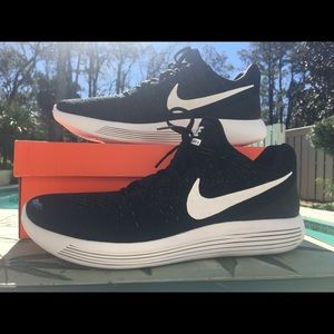 Nike LUNAREPIC Low Flyknit 2 Mens Running Shoes